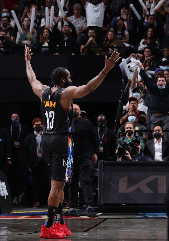 30+三双收割系列赛 季后赛哈登也可以如此骇人！