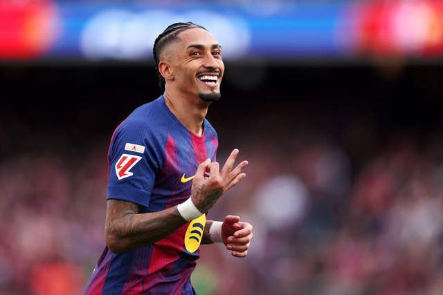 世界杯直播app-拉菲尼亚帽子戏法,造5-2惨案!巴萨一雪前耻,皇马空欢喜一场